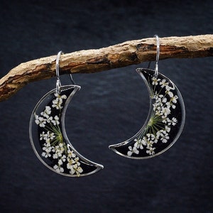 Flower moon earrings, gift for her, preserved flowers, moon shaped, celestial, silver, black earrings, boho, pagan lover