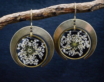 Queen Anne’s lace crescent moon dangle earrings, boho style, brass chic, preserved flowers,pretty nature, gift for her