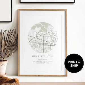 Carte souvenir personnalisable, carte personnalisée vert sauge, affiche de la première maison moderne du milieu du siècle, cadeau de pendaison de crémaillère, première impression d'art mural pour la maison