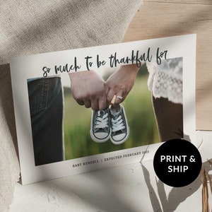 Nous sommes tellement reconnaissants d'attendre un bébé, une carte de faire-part de grossesse avec une nouvelle photo, une carte de vœux imprimée avec une photo de famille