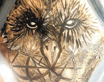 Assiette peinte à la main yeux de hibou
