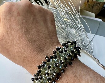Pulsera con cuentas en racimo On the Dot