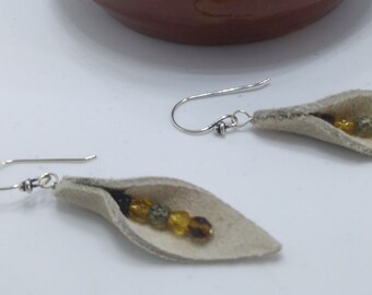 Lovely beige leather earrings adorned with agate gemstone