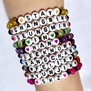 Bracelet de perles K-Pop SKZ en biais, couleurs coeurs d'amour Hyunjin Felix Bang Chan Lee Know Han I.N Seungmin Changbin Woojin enfants errants