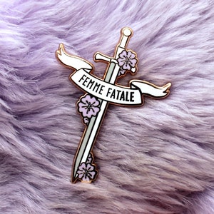 Femme Fatale emaille pin met rapierzwaard (klasse A, hard, roségoud)