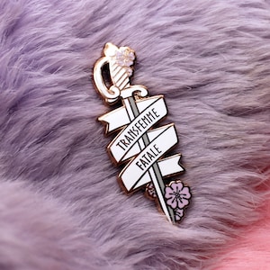 Transfemme Fatale zwaard emaille pin (A-klasse, hard, roségoud)