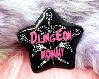 Dungeon Mommy Star Badge (55mm)