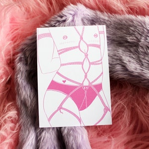 Pastelroze non-binaries in knopen torso shibari A6-print