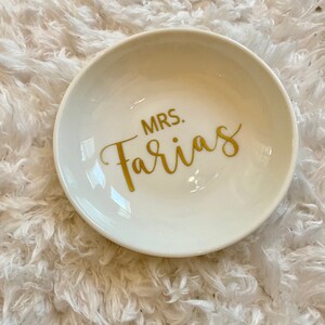 Mrs. Ring Dish, Personalized Ring Dish, bride ring dish , Gold Ring Dish, Custom Jewelry Dish, Gifts for Her, Future Mrs. Ring Dish