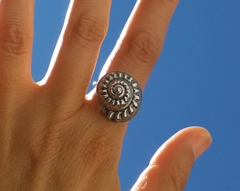 Seashell ring, summer sterling silver ring, boho ring, bohemian ring, handmade ring, sea lovers ring, oxidized sterling silver ring.