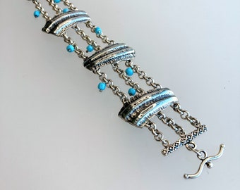 Seashells bracelet in sterling silver with turquoise beads, Handmade bracelet, Chain bracelet, Bohemian ocean bracelet.
