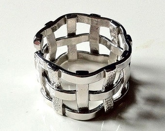 Open ring with a interwoven design, sterling silver ring, minimal ring, handmade ring