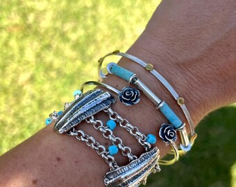 Handcrafted Sterling Silver Bracelet with Seashells and Turquoise-Blue Beads – Ocean-Inspired Jewelry