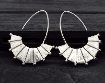 Fan shaped earrings "Zephyros", geometric / minimalist, contemporary jewelry, handmade earrings