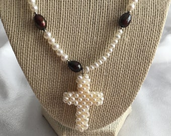 Lee Sands fresh Pearl Cross Pendant Necklace Religious