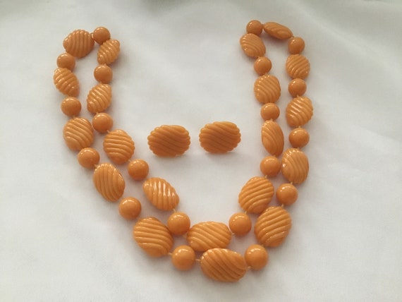 Vintage Orange Acrylic Necklace with clip on earr… - image 7