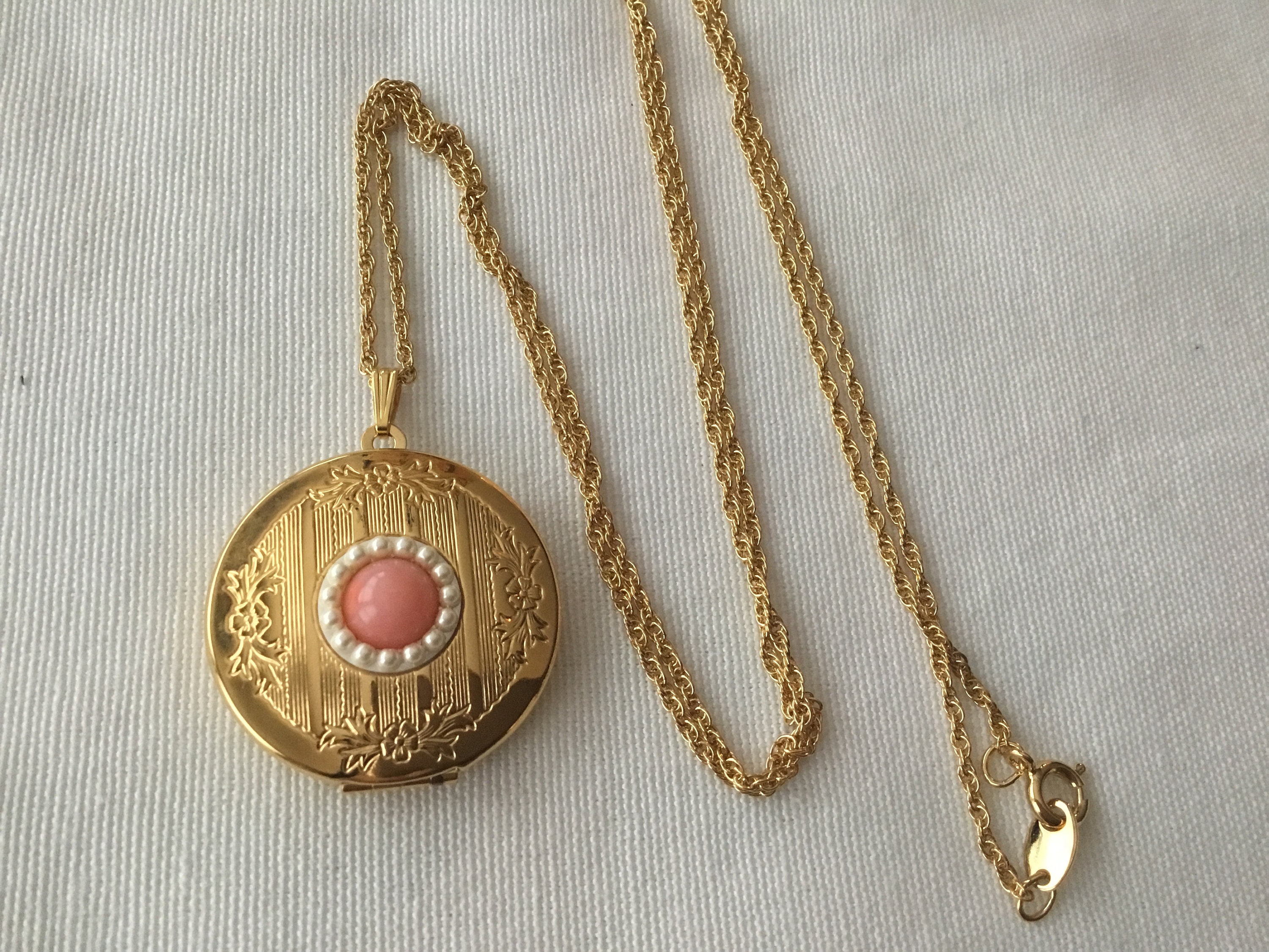 Vintage Avon Gold Tone Locket Peach Faux Pearls Etsy