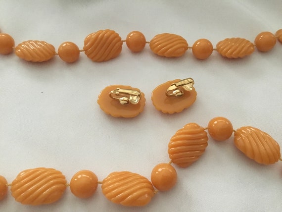 Vintage Orange Acrylic Necklace with clip on earr… - image 9