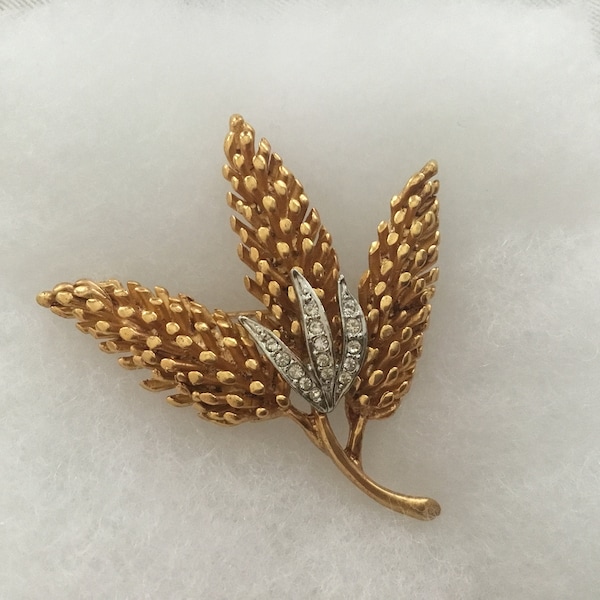 Vintage Wheat Leaves Gold tone Rhinestones Brooch Pin Anne Klein