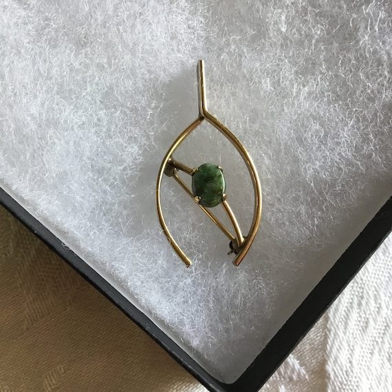 Wishbone brooch deals