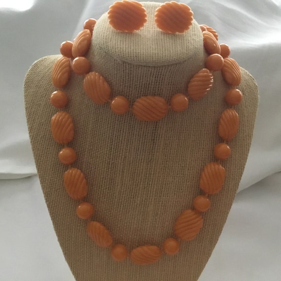 Vintage Orange Acrylic Necklace with clip on earr… - image 8