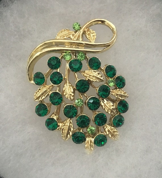 Vintage Green Rhinestone Brooch Gold tone Pin - image 1