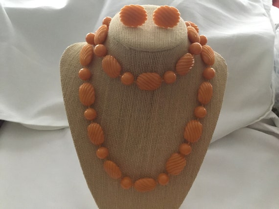 Vintage Orange Acrylic Necklace with clip on earr… - image 2