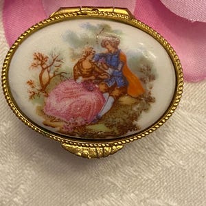 Italian Vintage Pill Box gold tone Porcelain Victorian Scene
