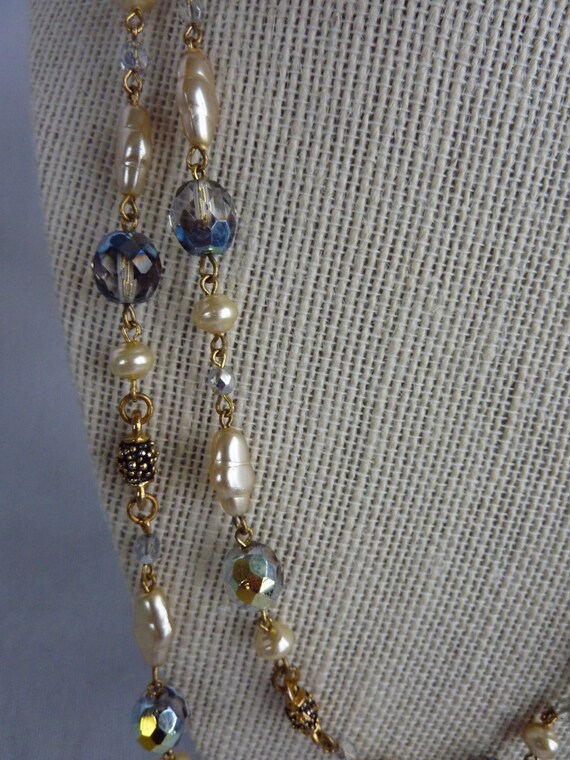Vintage Faux Pearls & Crystal  Necklace Gold tone - image 3