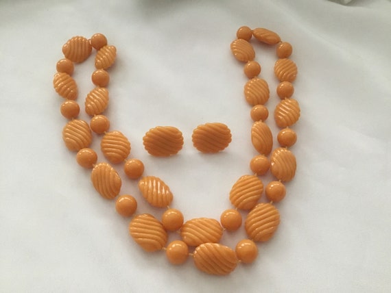 Vintage Orange Acrylic Necklace with clip on earr… - image 5