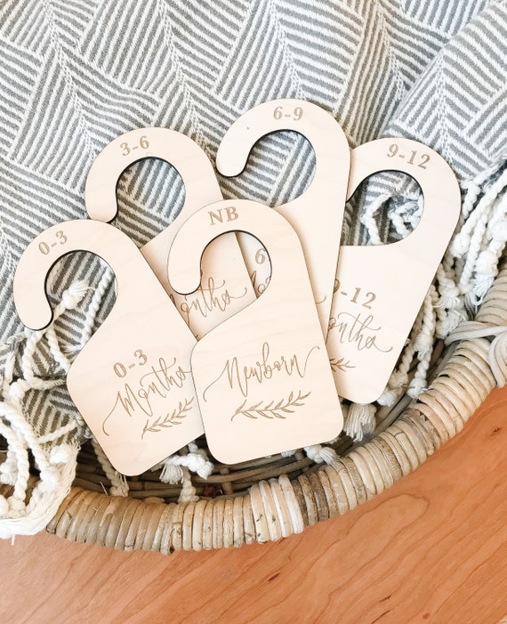 Baby Closet Divider Hangers, Nursery Closet, Minimal Calligraphy Wood  Newborn to 12 Months, Baby Clothes Divider Hangers, Baby Hangers 