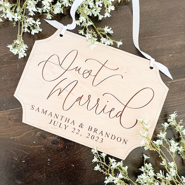 Just Married Wood Sign, Custom Personalized Just Married Sign for Getaway Car, Just Married Decor, Wedding Decor, Newlywed Sign, Last Name