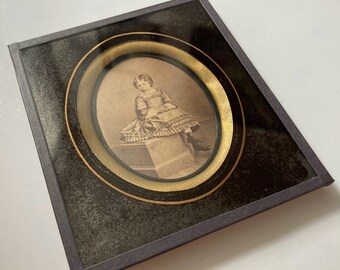 EARLY PORTRAIT PHOTOGRAPHY - French portrait of young girl by C. Robert in its original painted daguerreotype frame