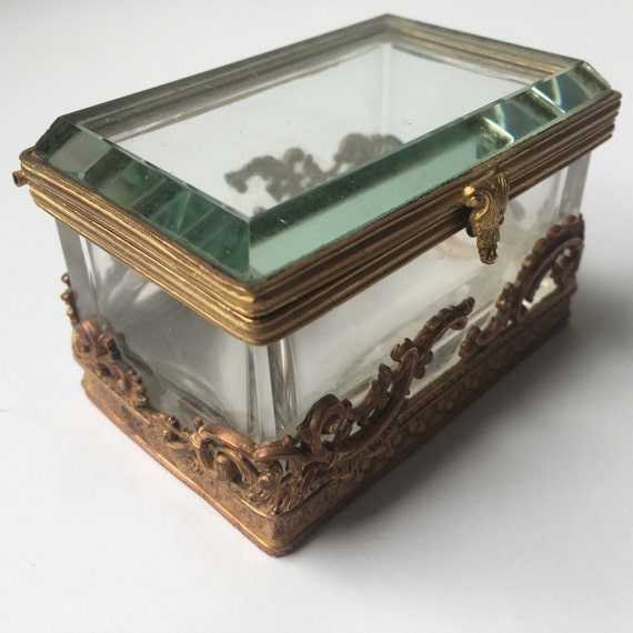 ANTIQUE CRYSTAL CASKET - 19th century French crys… - image 1