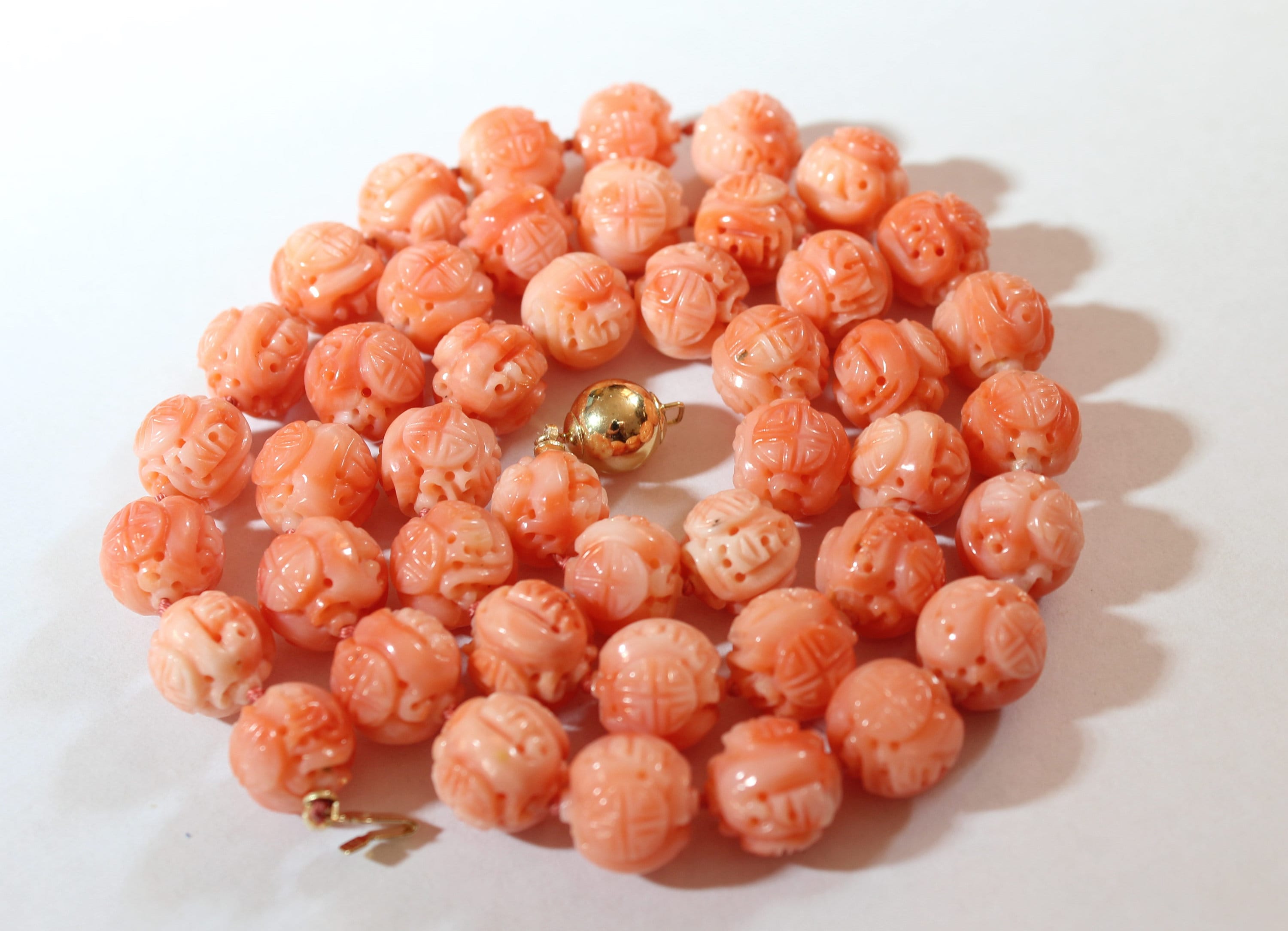 7mm round light pink coral beads,7mm and 3mm golden beads and 14k clasp Vintage bracelet 7L vintage handmade