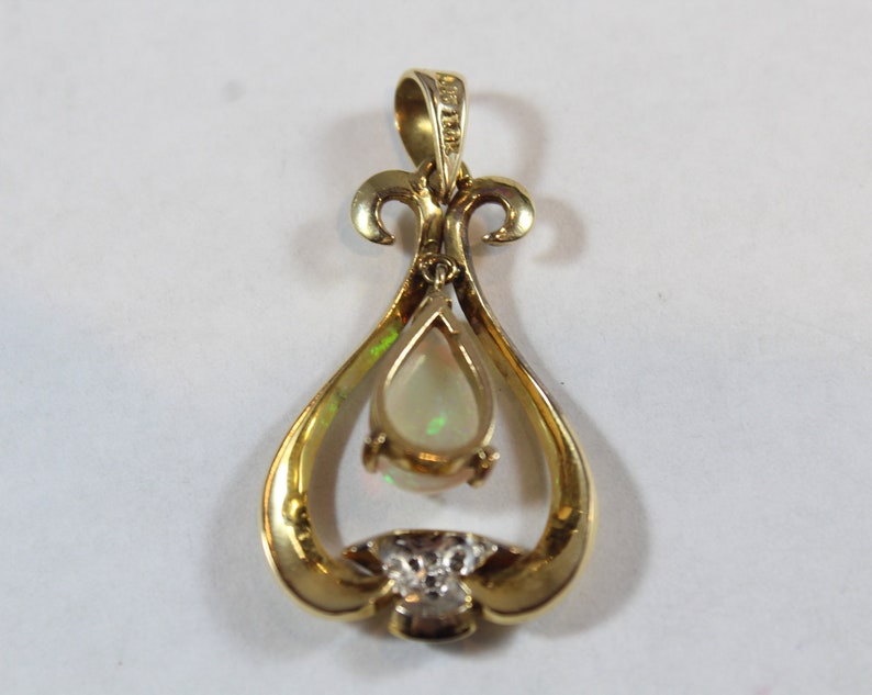 Vintage 14k Gold Tear Drop Natural Opal Small Pendant