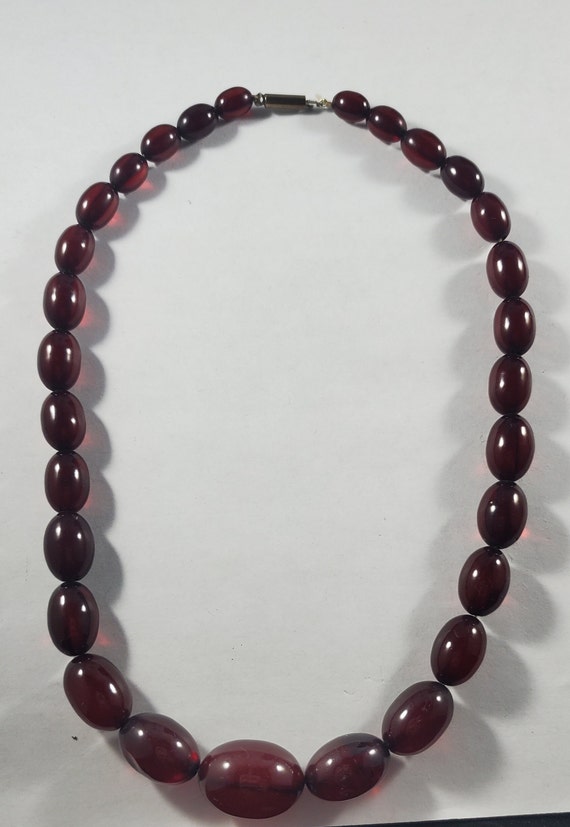 Antique 18k Gold Cherry Bakelite Beaded Graduated 