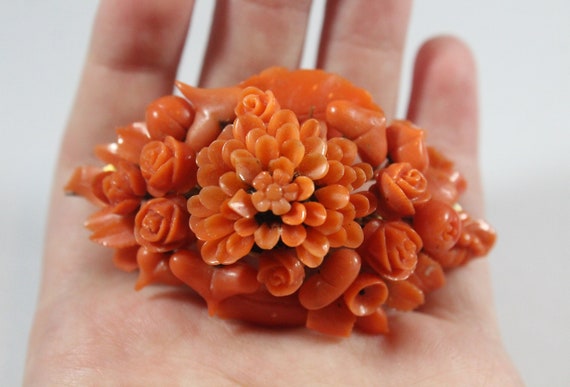 Orange coral carved flower pin brooch Beautiful Vintage Carved Floral Bouquet Brooch/Pin 14K  main image 3