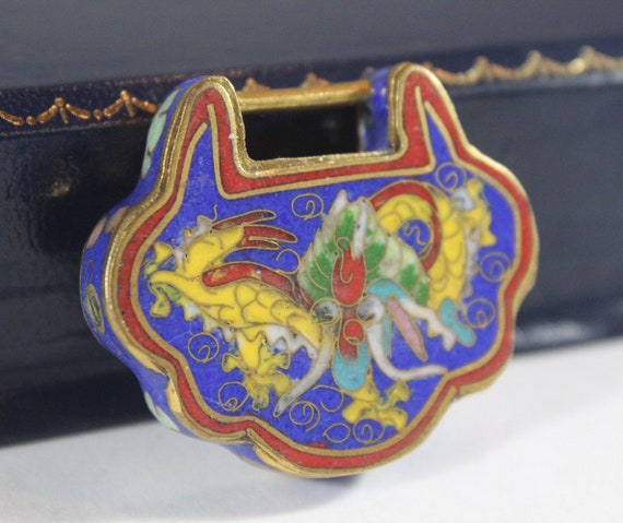 Vintage Enamel Chinese Yellow Dragon Lock - image 3