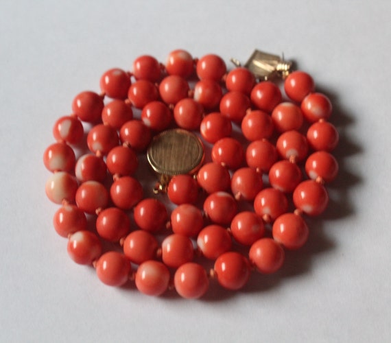 Antique 14k Gold Japaneses Natural Momo Coral Han… - image 1