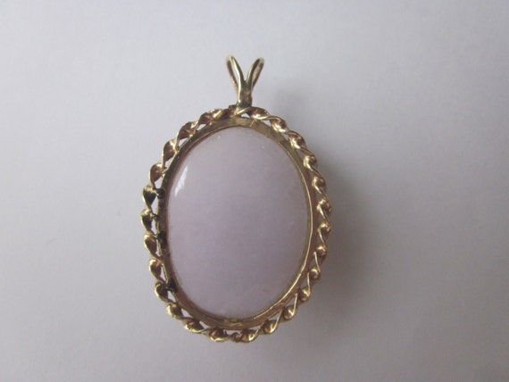 Vintage 14k Gold Natural Lavender Jadeite Pendant - image 2