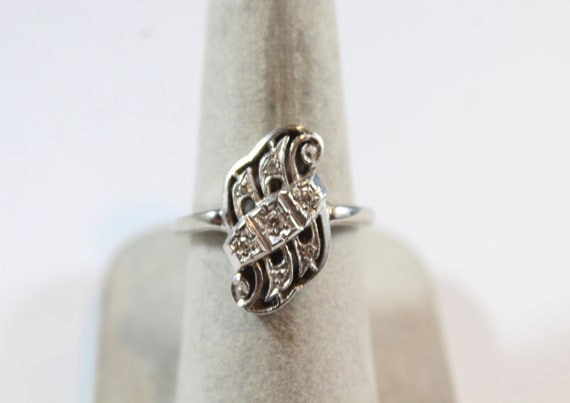 Antique 18k White Gold Natural Diamond Ring 8US - image 3