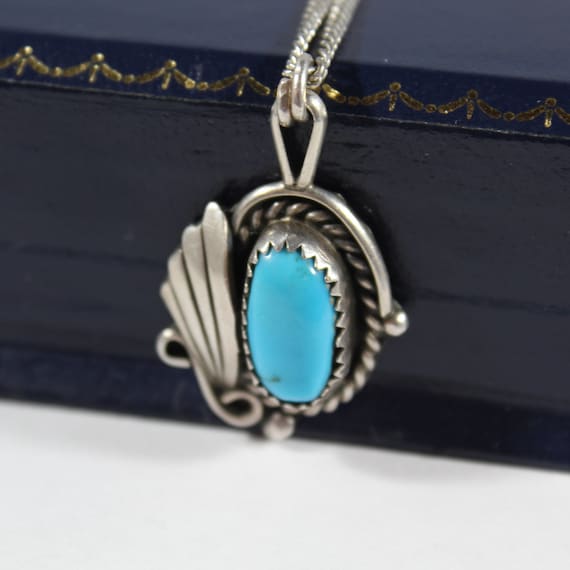 Vintage Native America Sterling Silver Natural Turquoise Necklace
