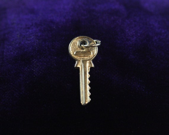 Vintage 9k Gold Key Shape Small Pendant - image 2