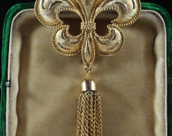 Vintage Gold Tone French Fleur de Lis with Chain Tassel Large Brooch