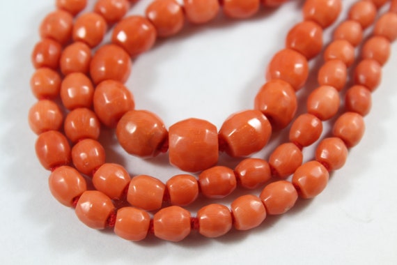 Antique Faceted Orange Natural Coral Beaded Neckl… - image 4