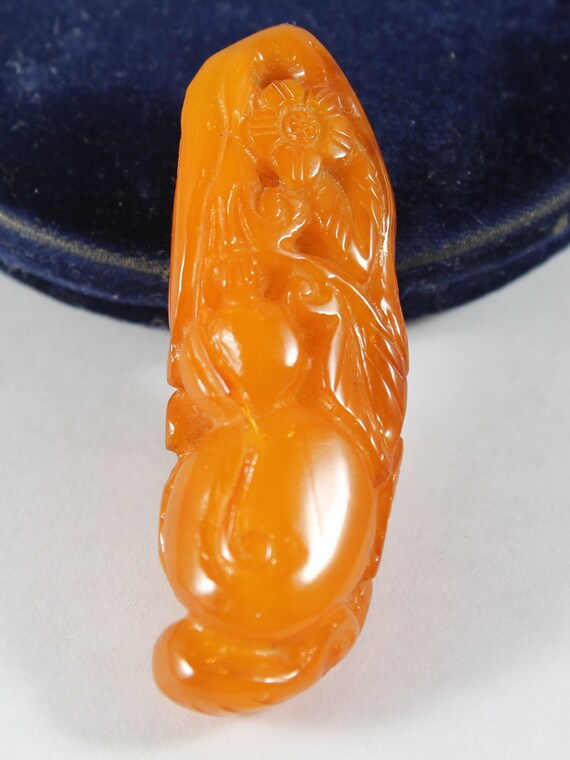 Antique Chinese Qing dynasty  Carved Flower and Lo