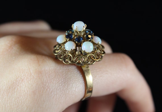 Vintage 18k Gold Natural Round Opal with Blue Sto… - image 4