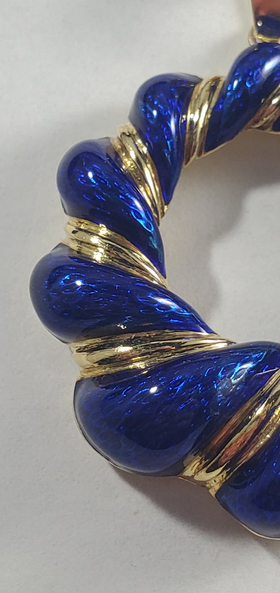 Vintage 18k Gold Blue Enamel Swirl Circular Penda… - image 4