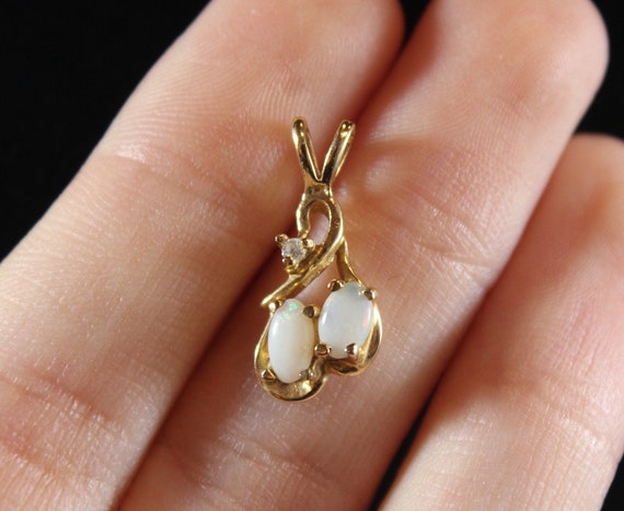 Vintage 14k Gold Oval Shape Natural Opal with Dia… - image 1